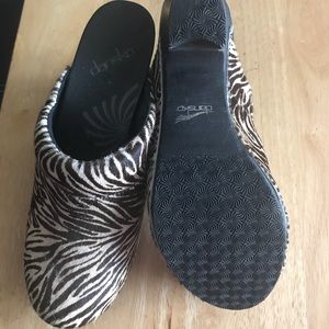 Dansko Animal Pattern Mules Sz 38